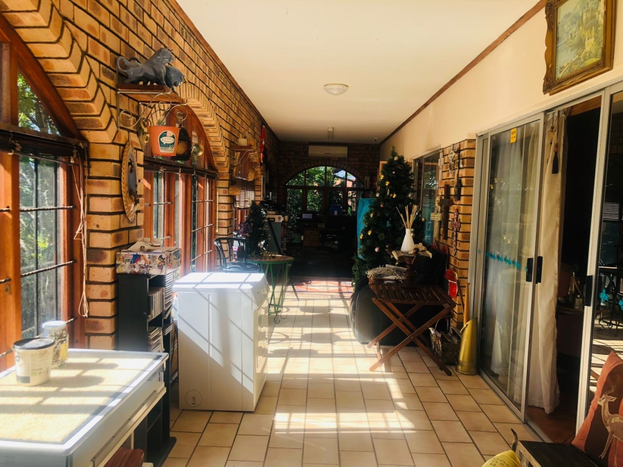 5 Bedroom Property for Sale in Protea Park North West